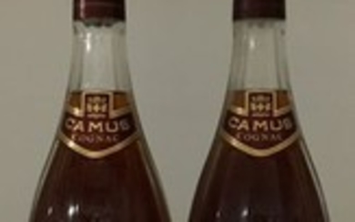 2 bouteilles COGNAC "Grand VSOP", Camus