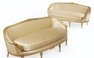 A NEAR PAIR OF FRENCH GILTWOOD CANAPÉS, 18TH/19TH CENTURY