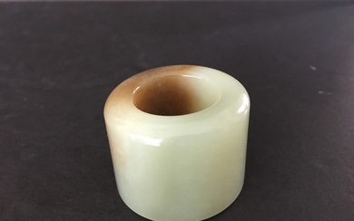 OLD Chinese Yellowish Jade Tumb Ring with Russet