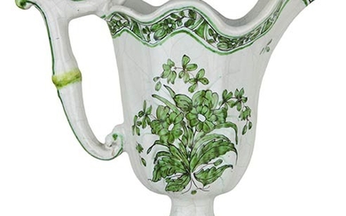 Versatoio Molded spout with ribs in the body, stick handle...