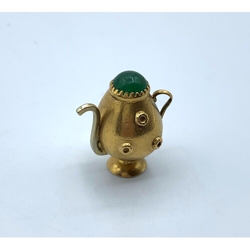 9k Yellow Gold Vintage Teapot Pendant, weight 5.3g and 2.5cm...