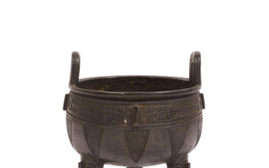 A CHINESE ARCHAISTIC BRONZE TRIPOD RITUAL VESSEL, DING, SONG-MING DYNASTY (960-1644)