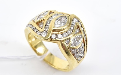 A DIAMOND DRESS RING OF APPROXIMATELY 1.0CTS IN 18CT GOLD, SIZE K