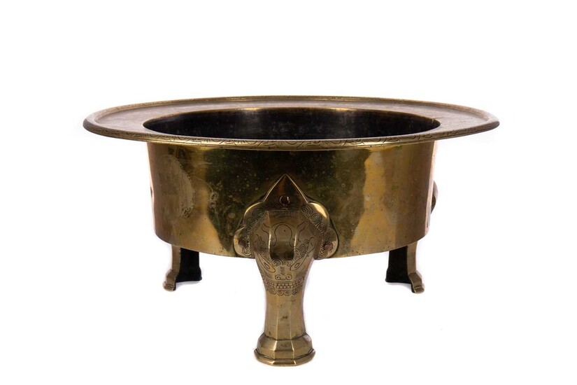 A LARGE LATE 19TH/EARLY 20TH CENTURY CHINESE BRONZE OPEN CENSER