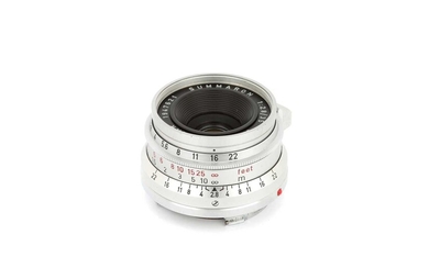 A Leitz Summaron f/2.8 35mm Lens