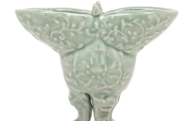 A Longquan Celadon Glazed Porcelain Jue-Form Cup