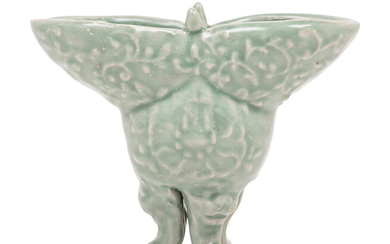 A Longquan Celadon Glazed Porcelain Jue-Form Cup