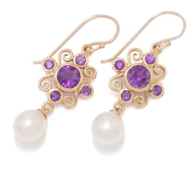 A PAIR OF 9CT GOLD AMETHYST AND PEARL EARRINGS; scroll...
