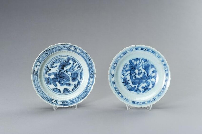 A PAIR OF 'BUDDHIST LION' DISHES, MUSEUM PROVENANCE