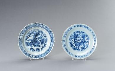 A PAIR OF MING DYNASTY ‘BUDDHIST LION’ DISHES, MUSEUM PROVENANCE