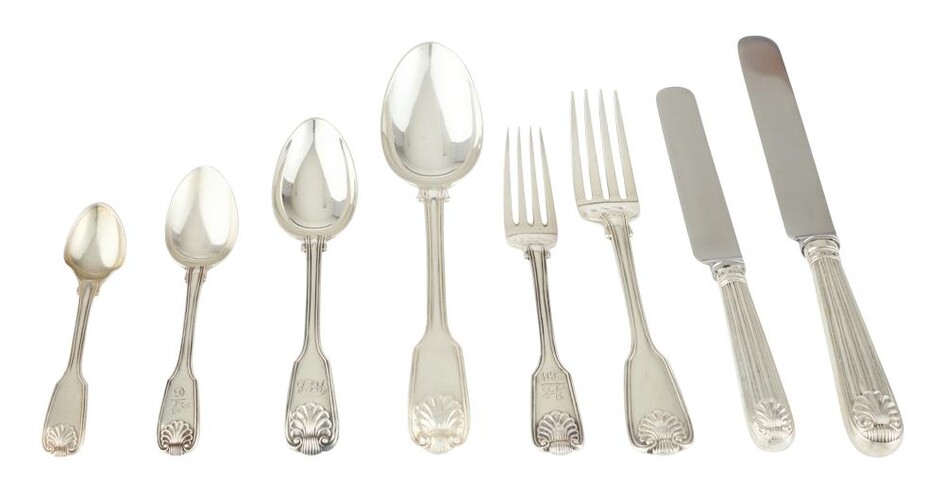 A STERLING SILVER FIDDLE THREAD AND SHELL FLATWARE SERVICE, A SETTING FOR EIGHT