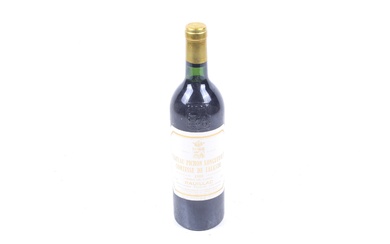 A bottle of Chateau Pichon Longueville Comtesse de Lalande 1989. 75cl, 12.5% vol.