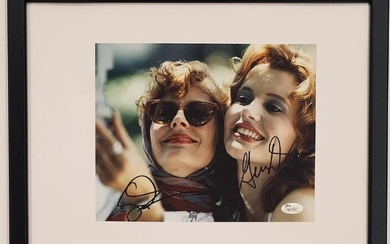 NOT SOLD. A double signed colour still photograph of the American actresses Susan Sarandon and Geena Davis in the motion picture "Thelma & Louise" from 1991. – Bruun Rasmussen Auctioneers of Fine Art