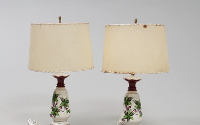 A pair of 1940s Tyndale table lamps.