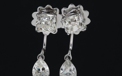 NOT SOLD. A pair of diamond ear pendants each set with two diamonds weighing a total of app. 3.59 ct., mounted in 18k white gold. L. app. 2.0 cm. (2) – Bruun Rasmussen Auctioneers of Fine Art