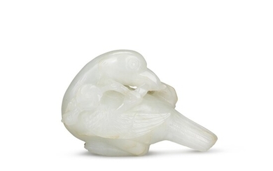 A small white jade goose, Qing dynasty, 17th/18th century | 清十七/十八世紀 白玉鵝