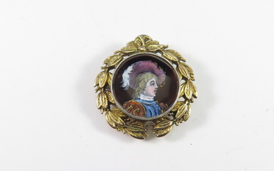 AN ENAMEL AND 9ct GOLD BROOCH
