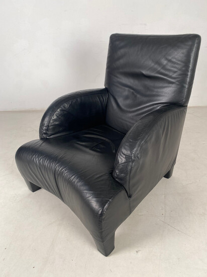 Antonio Citterio for B&B Italia, armchair / lounge chair, model 'Oriente', leather.