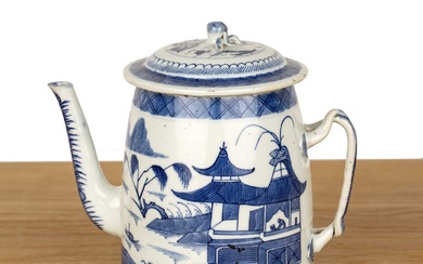 Blue and white export porcelain teapot Chinese, 19th Century painted...