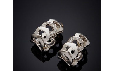 CARTIER Paire de boucles d'oreilles "C de Cartier" en or blanc 18 carats (750/000) et...