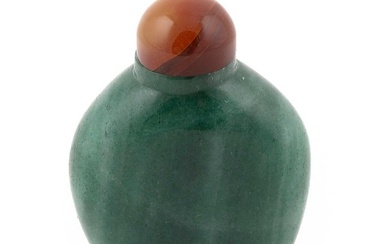 CHINESE GREEN JADE SNUFF BOTTLE Early 20th Century Height 2.25". Agate stopper.