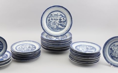 COLLECTION OF BLUE AND WHITE CANTON PORCELAIN PLATES 19th Century Diameters from 6" to 10".