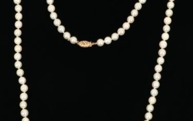 CULTURED PEARL NECKLACE, L 15", T.W. 39 GR