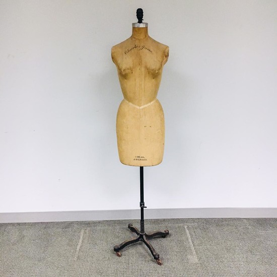 Cavanaugh Model Form Co. Dress Form, ht. 67 in.