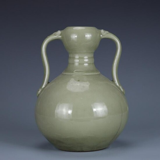 Chinese Bean Green Glazed Porcelain Vase