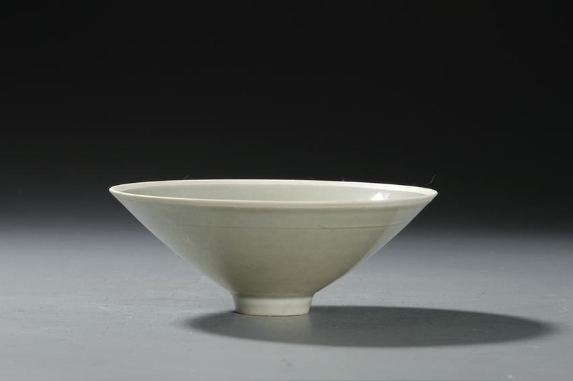 Chinese Ding-Type Bowl