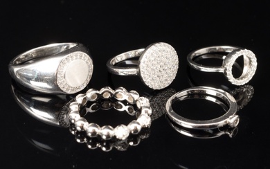 Collection rings of sterling silver, with cubic zirconia. (5)