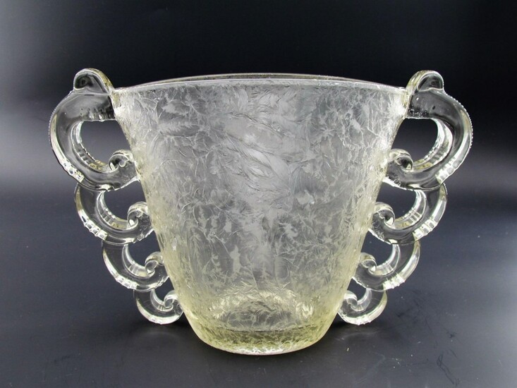 D Avesn Art Deco glass vase for Daum