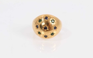 Eastern yellow metal dress ring set with sapphires and emeralds