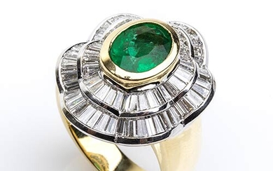 Gold, emerald and diamonds ring 18k white and yellow gold,...