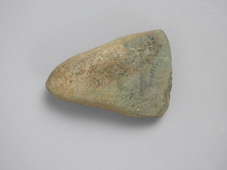 Hache votive en pierre verte du néolithique.Vers... - Lot 252 - Vermot et Associés