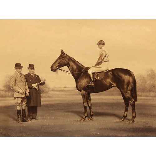 Horseracing - Frank Griggs of Newmarket (Equine Artist-Photo...