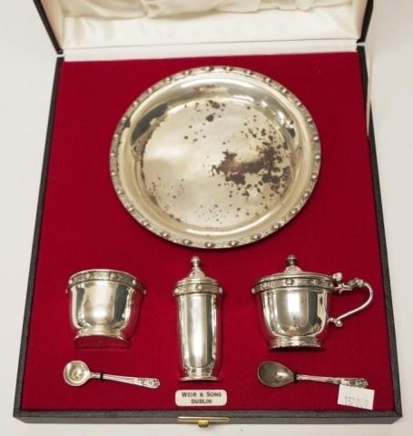 Irish sterling silver condiment set comprising salt cellar (...