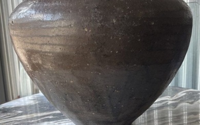 Large Chinese antique Ceramic Pot