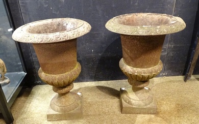 Meuble: Paire de vasques de jardin anciennes en fonte modèle Médicis H:56x38cm