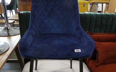 Modern blue diamond stitch upholstered dining chairCondition Report There is...