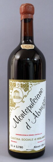 Montepulciano d'Abruzzo, bottiglia lt. 3,780 del 1982.
