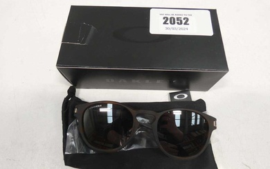 Oakley 9265 sunglasses with boxCondition Report There is no condition...