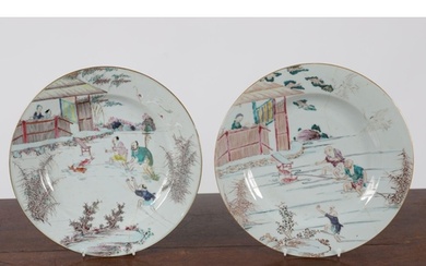 PAIR 18TH-CENTURY CHINESE FAMILLE ROSE CHARGERS