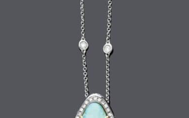 PENDENTIF OPALE-DIAMANT AVEC CHAÎNE.Or blanc 750, chaîne 585, 27g.Pendentif décoratif, serti d'1 opale de cristal...