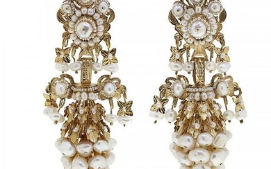 Pair of Valencian polka earrings, from the late 19th century, in 18 kt yellow gold, and freshwater