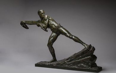 * Pierre Le Faguays (1892-1935) « Le marinier » Sujet en bronze à patine verte...