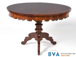 Round mahogany Willem III table.