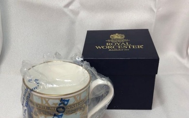 Royal Worcester Mug "To Celebrate The Millennium"