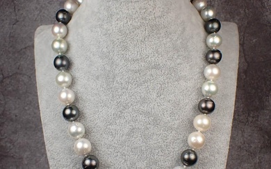 SOUTH SEA AND TAHITIAN PEARL NECKLACE