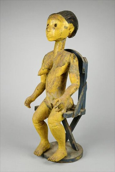 Seated female figure - Ghana, Akan